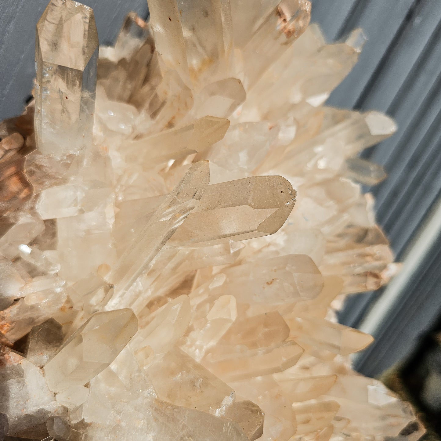 Large Quartz Cluster