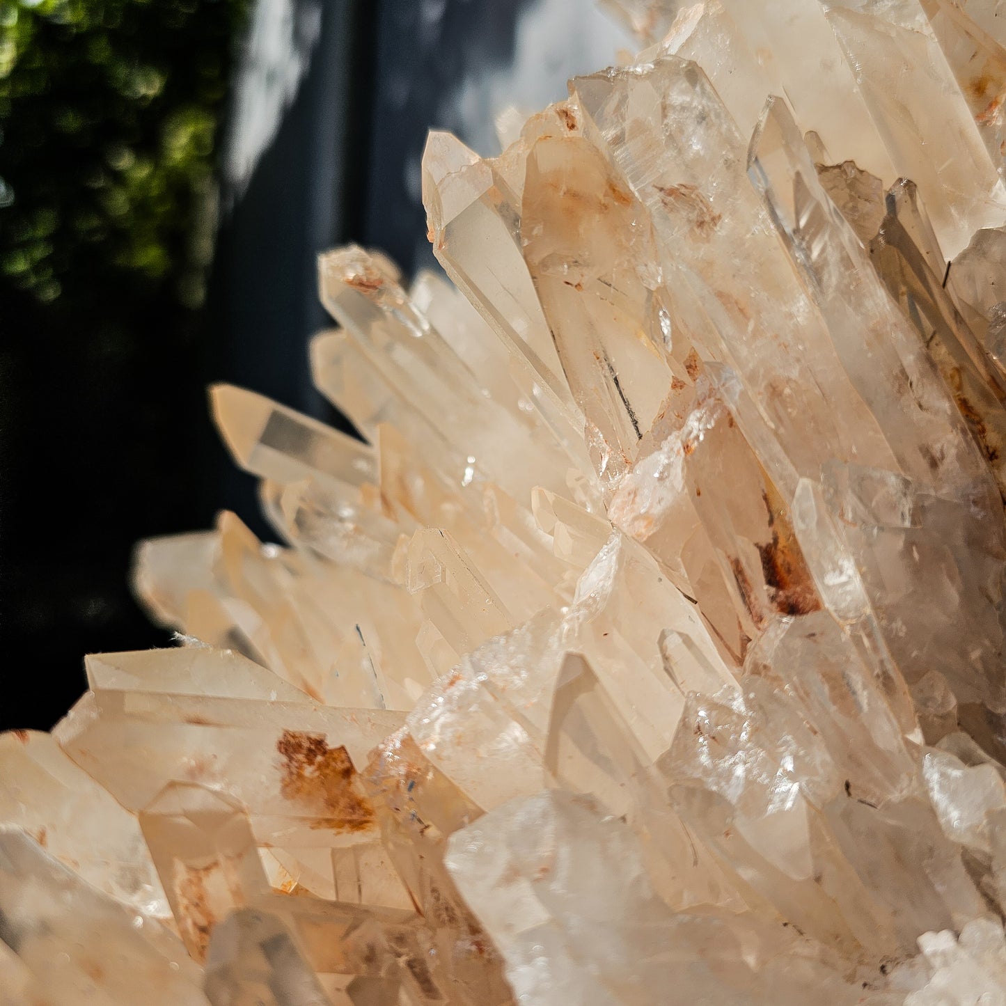Large Quartz Cluster
