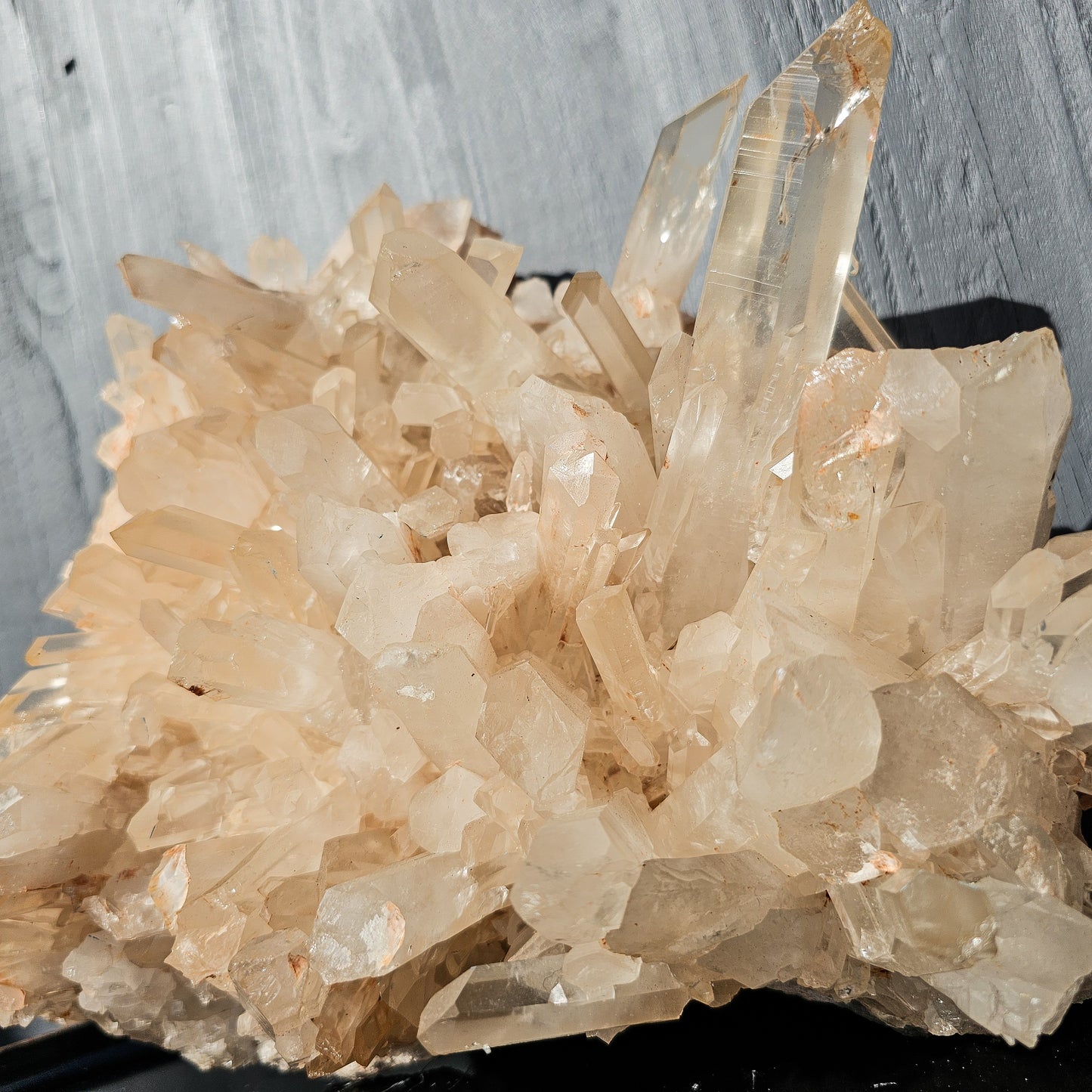 Large Quartz Cluster