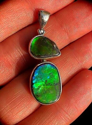Double Ammolite pendant
