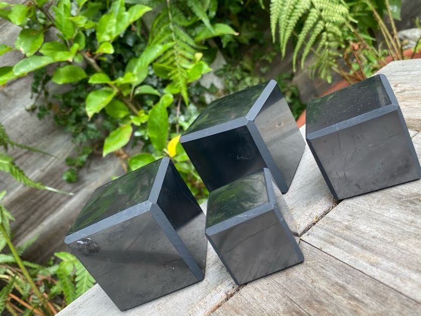 Shungite cubes