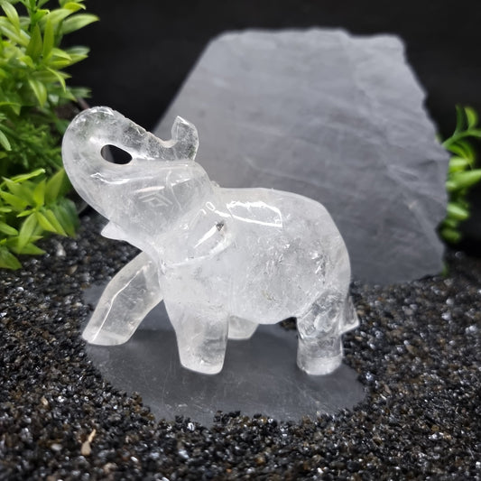 Quartz Elephant 7cm tall Amazing Rainbows!