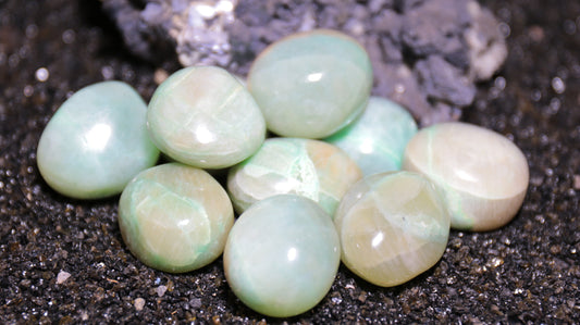 Garnerite (green moonstone)