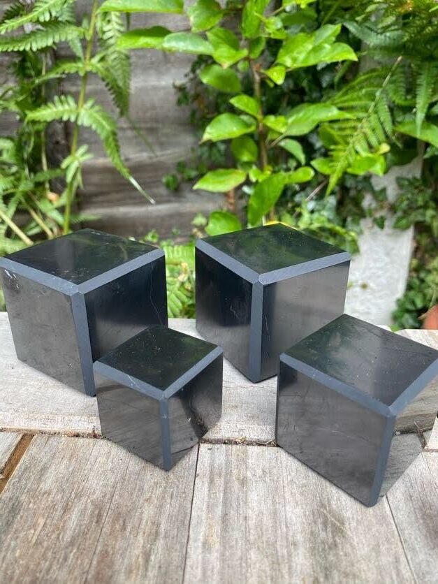 Shungite cubes