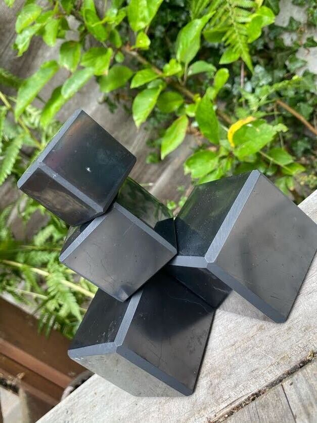 Shungite cubes