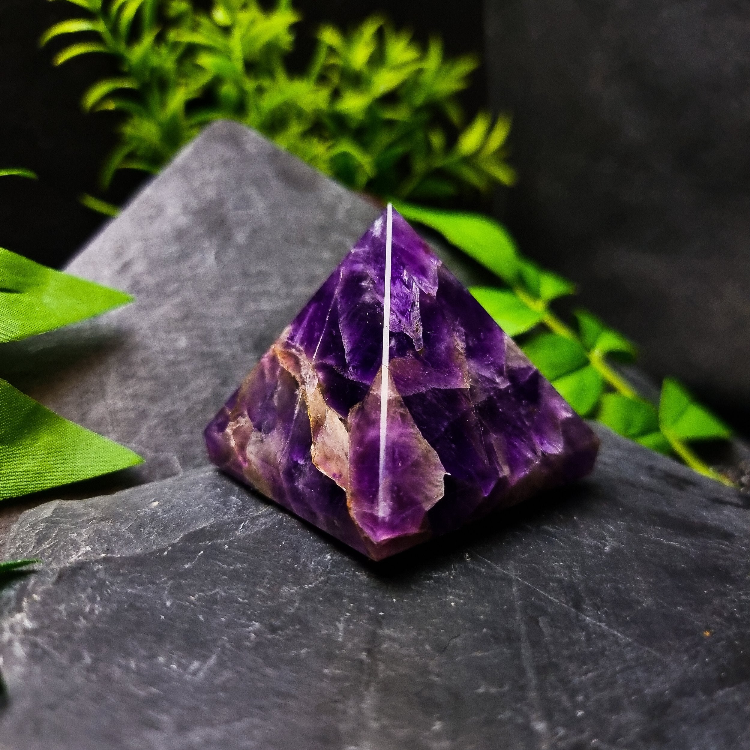 Amethyst Pyramid – Rocks & Rubies